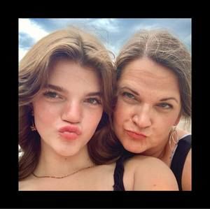 Meet your Posher, Sharon